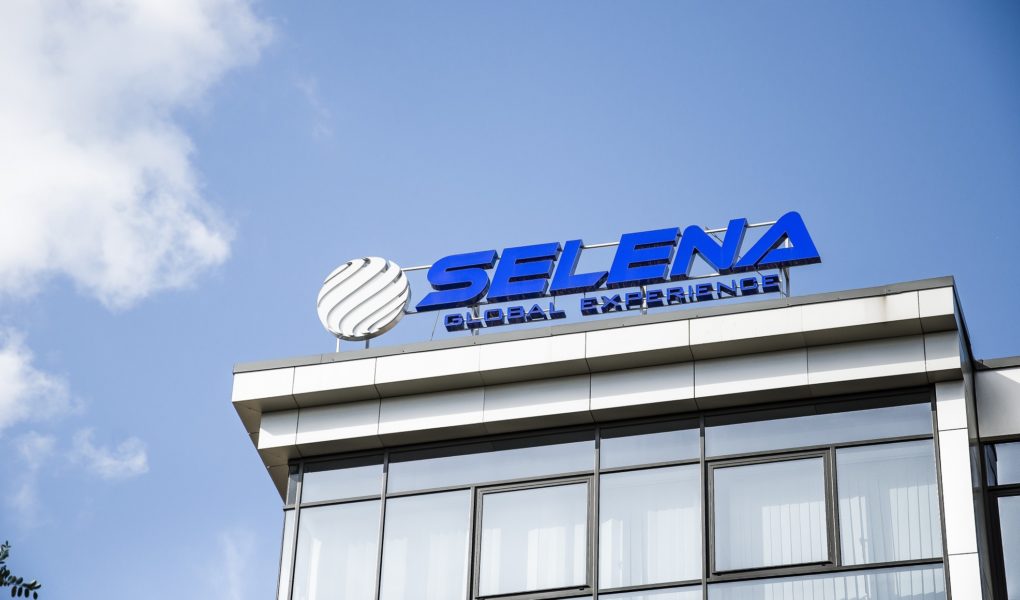 Selena Selena świętuje 20-lecie pierwszej zagranicznej spółki